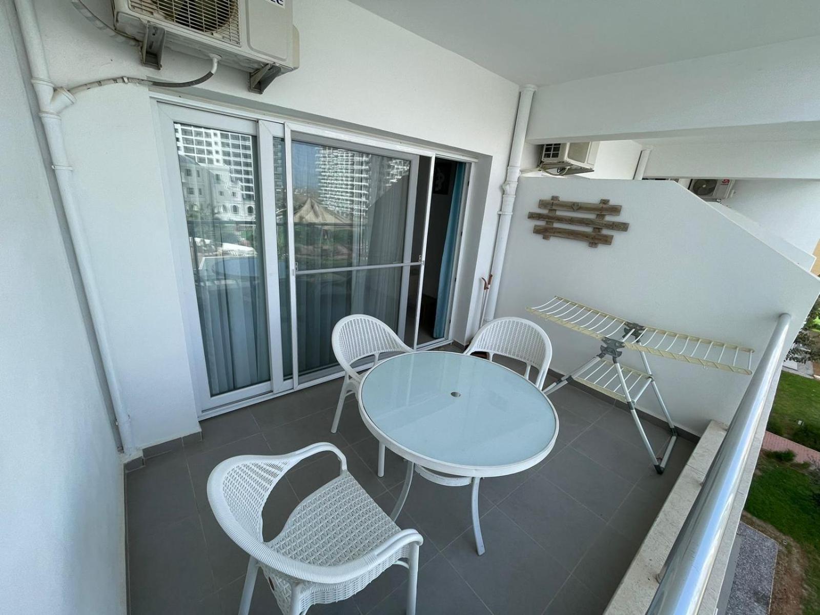Blue Apartment In 5* Ceasar Resort Trikomo Ngoại thất bức ảnh