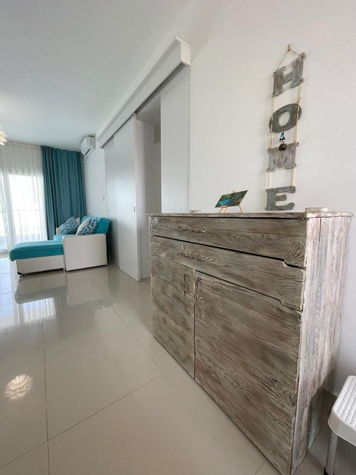 Blue Apartment In 5* Ceasar Resort Trikomo Ngoại thất bức ảnh