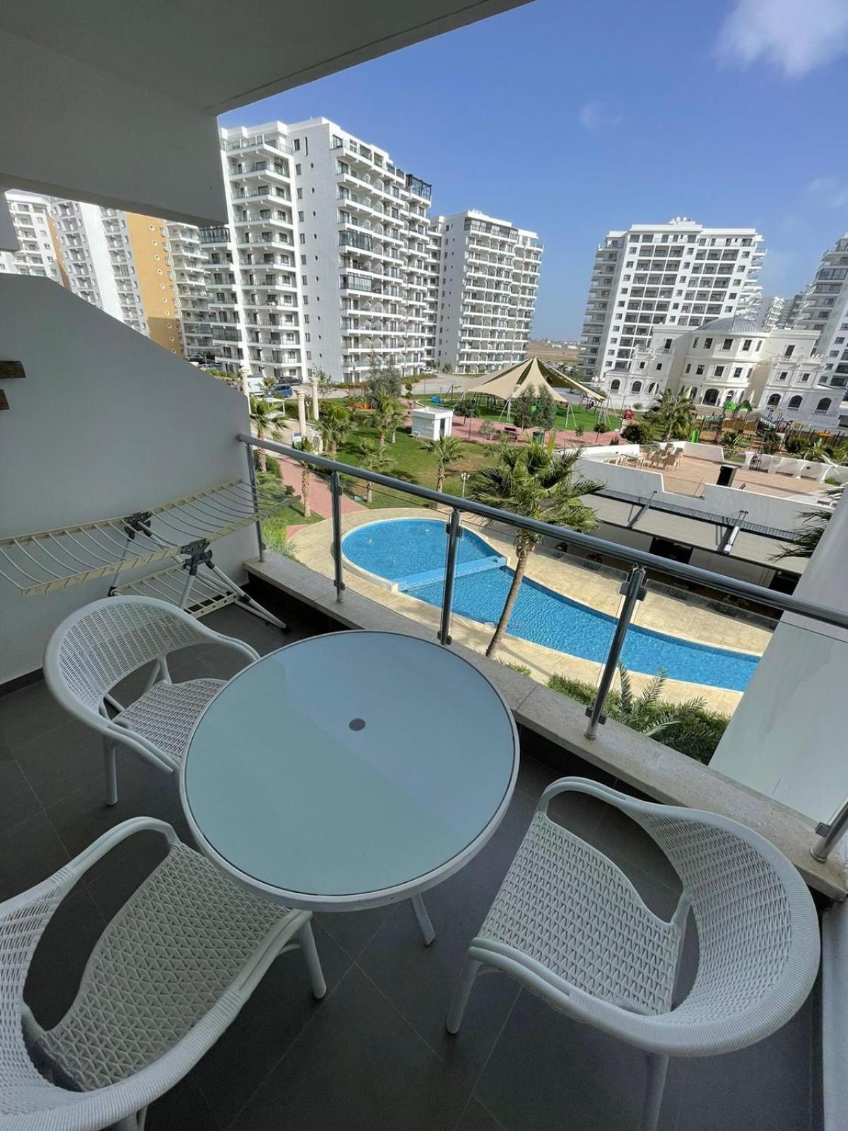 Blue Apartment In 5* Ceasar Resort Trikomo Ngoại thất bức ảnh