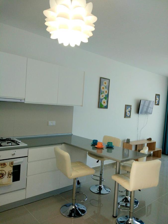 Blue Apartment In 5* Ceasar Resort Trikomo Ngoại thất bức ảnh